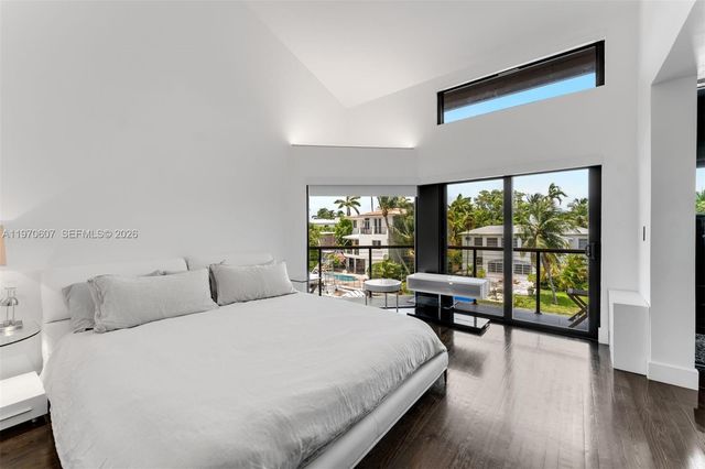 3560 W Fairview St, Miami, FL 33133