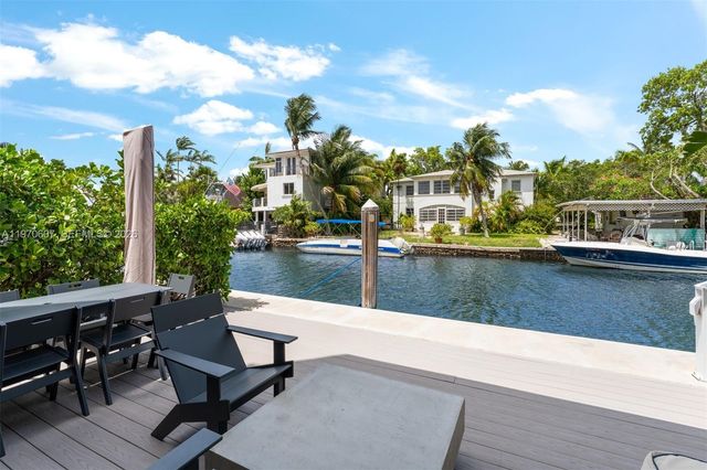 3560 W Fairview St, Miami, FL 33133