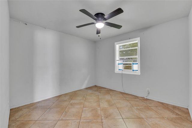 1706 Bayou Homes Drive, Galveston, TX 77551