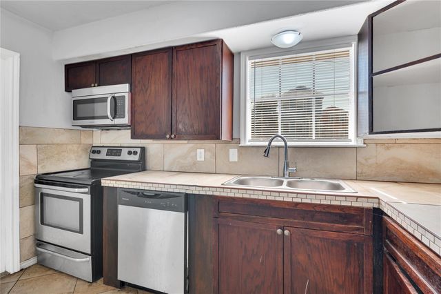 1706 Bayou Homes Drive, Galveston, TX 77551