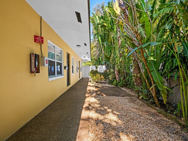 1640 NE 4th Place, Fort Lauderdale, FL 33301