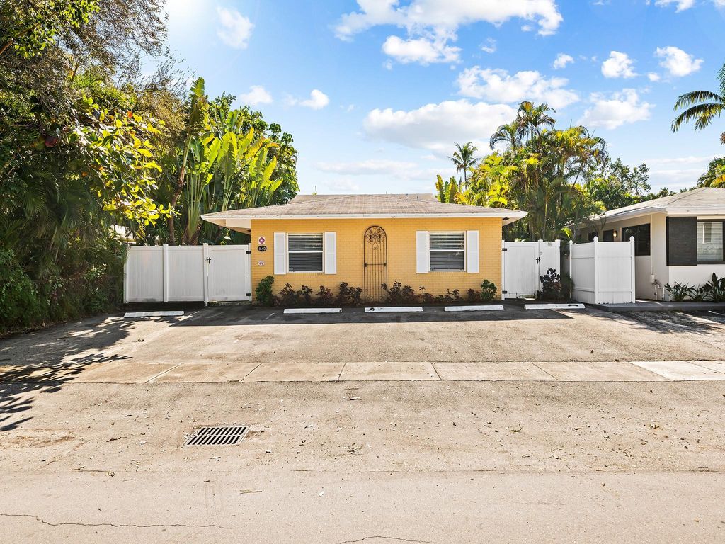 1640 NE 4th Place, Fort Lauderdale, FL 33301