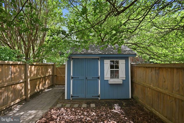 539 E NELSON AVE E, Alexandria, VA 22301
