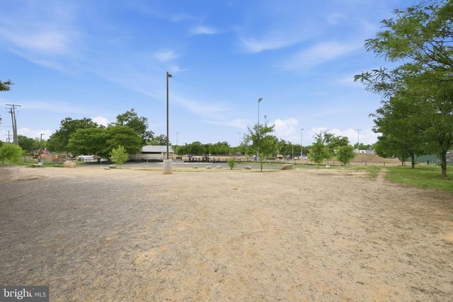 539 E NELSON AVE E, Alexandria, VA 22301