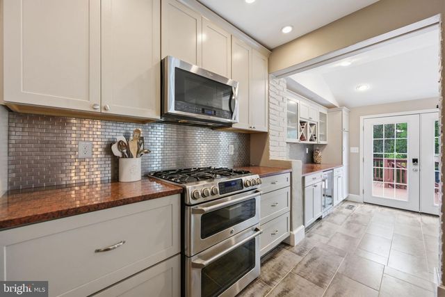 539 E NELSON AVE E, Alexandria, VA 22301