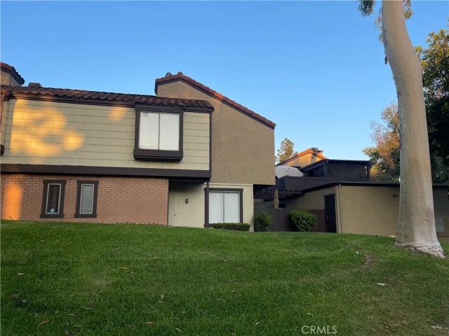 9386 Mesa Verde DR B, Montclair, CA 91763