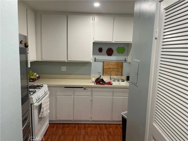 9386 Mesa Verde DR B, Montclair, CA 91763