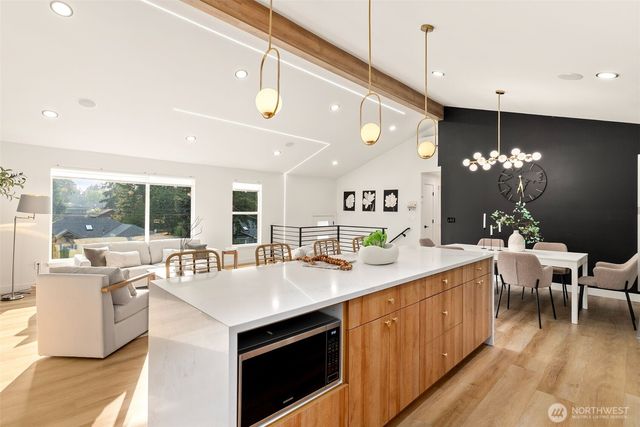 35730 26th Avenue S, Federal Way, WA 98003