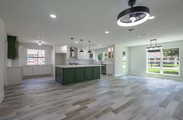 2111 Wycliffe Drive, Houston, TX 77043