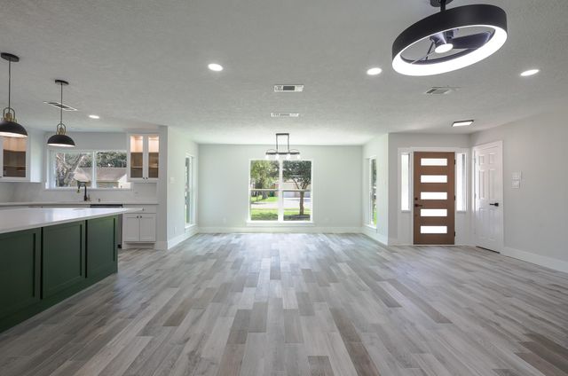 2111 Wycliffe Drive, Houston, TX 77043