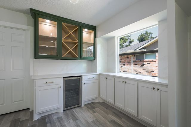 2111 Wycliffe Drive, Houston, TX 77043