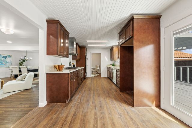 6838 Churchill Way, Dallas, TX 75230