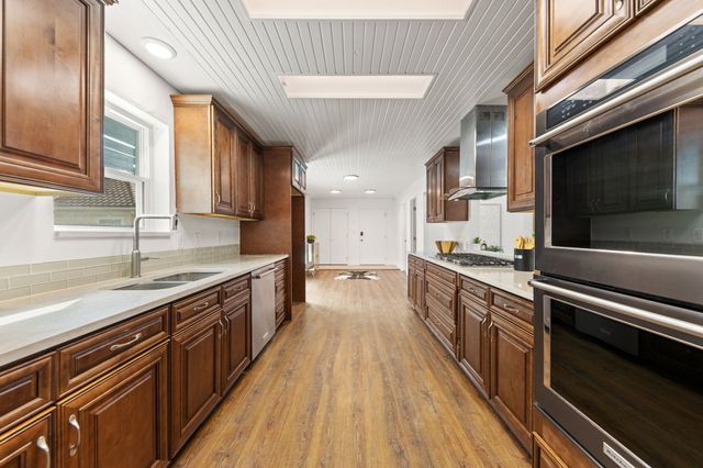 6838 Churchill Way, Dallas, TX 75230