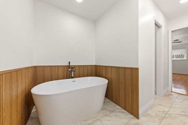 6838 Churchill Way, Dallas, TX 75230