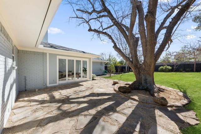 6838 Churchill Way, Dallas, TX 75230