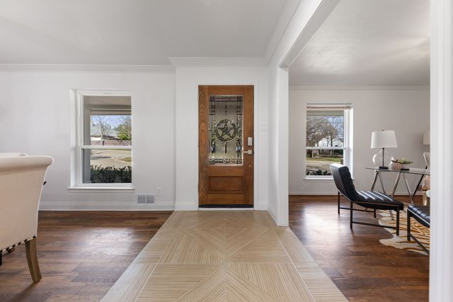 6838 Churchill Way, Dallas, TX 75230