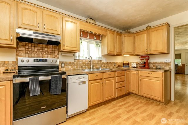 137 Damron Road, Mossyrock, WA 98564