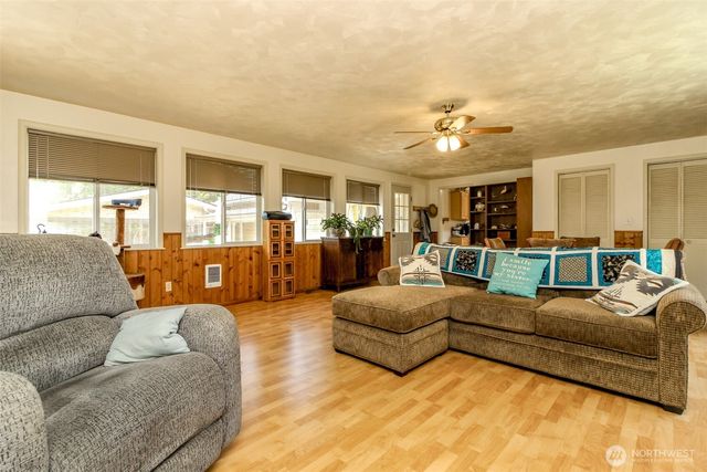 137 Damron Road, Mossyrock, WA 98564