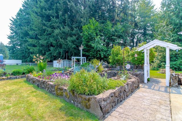 137 Damron Road, Mossyrock, WA 98564