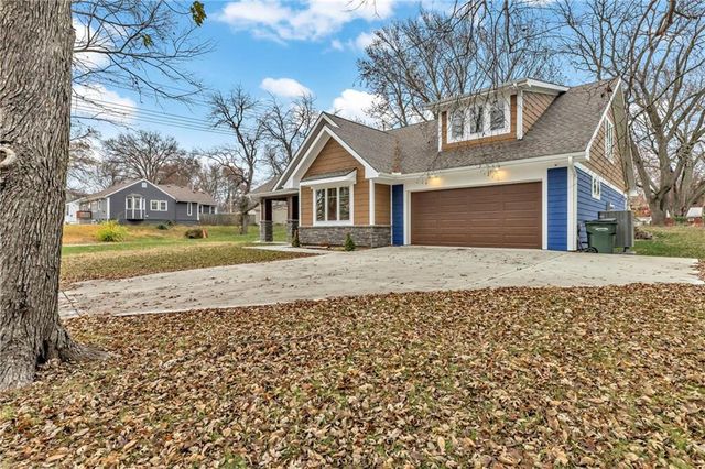 920 N 14th Street, Leavenworth, KS 66048