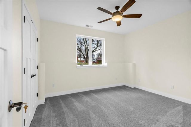 920 N 14th Street, Leavenworth, KS 66048