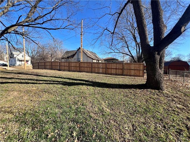 920 N 14th Street, Leavenworth, KS 66048