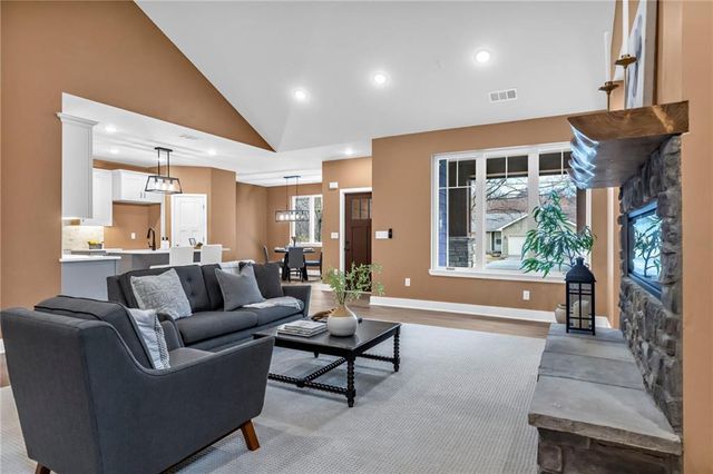 920 N 14th Street, Leavenworth, KS 66048