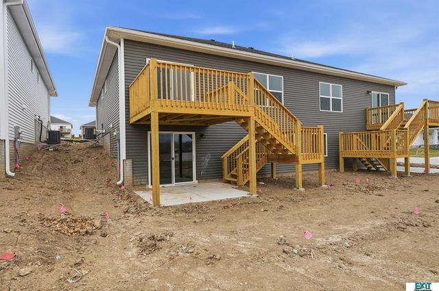 8531 Lost Arrow Court, Lincoln, NE 68507