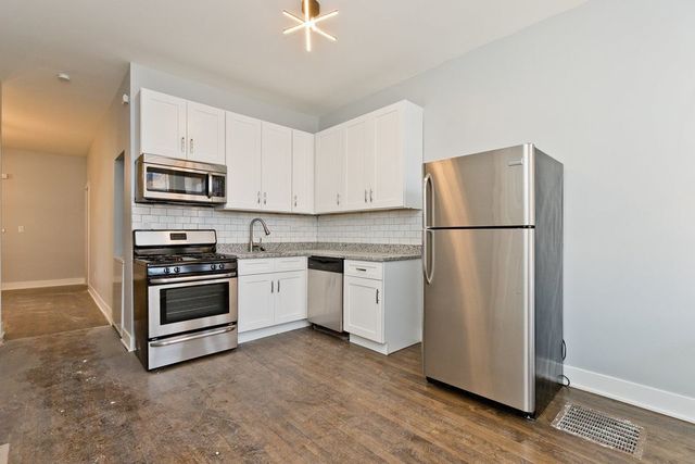 1922 N Wilmot Avenue 1R, Chicago, IL 60647