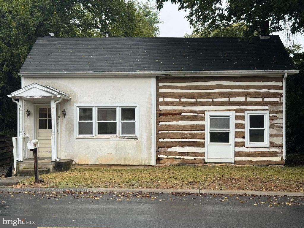 22 JOSEPHINE ST, Berryville, VA 22611