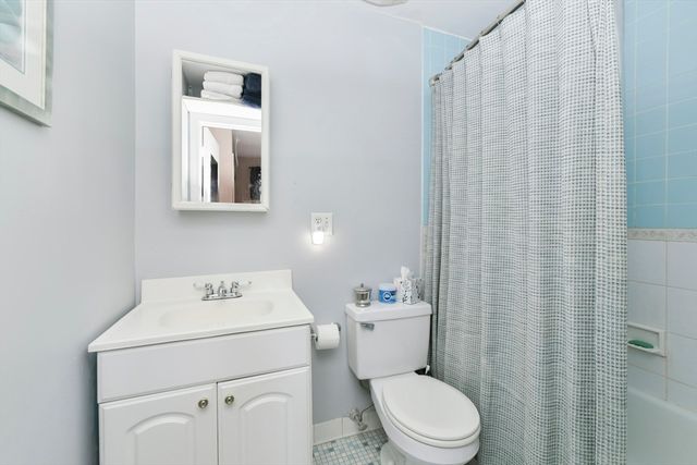 32 Fleet St 7, Boston, MA 02113