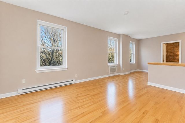32 Fleet St 7, Boston, MA 02113