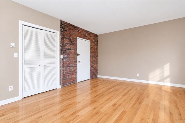 32 Fleet St 7, Boston, MA 02113