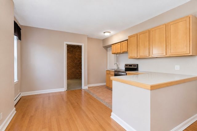 32 Fleet St 7, Boston, MA 02113