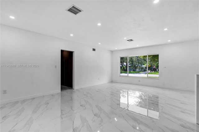 12525 SW 68th Ct, Pinecrest, FL 33156