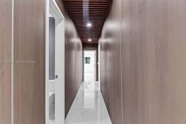 12525 SW 68th Ct, Pinecrest, FL 33156