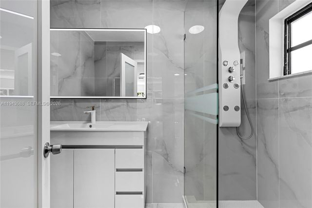 12525 SW 68th Ct, Pinecrest, FL 33156