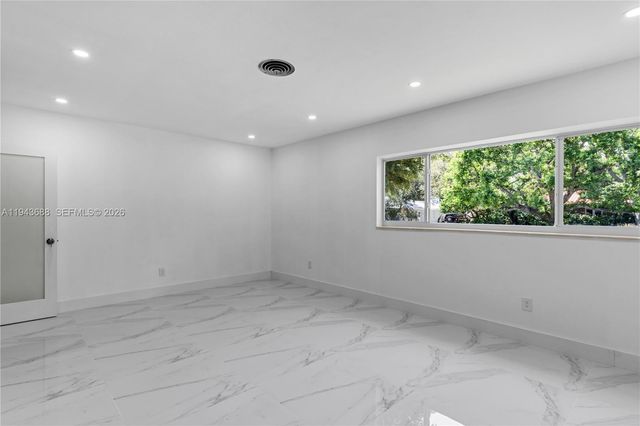 12525 SW 68th Ct, Pinecrest, FL 33156