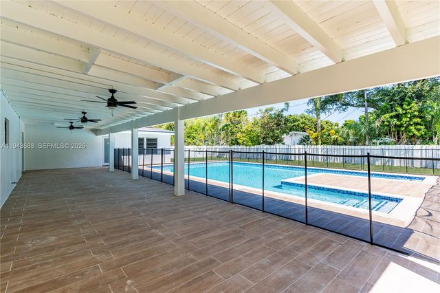 12525 SW 68th Ct, Pinecrest, FL 33156