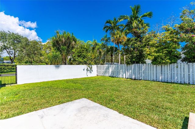 12525 SW 68th Ct, Pinecrest, FL 33156