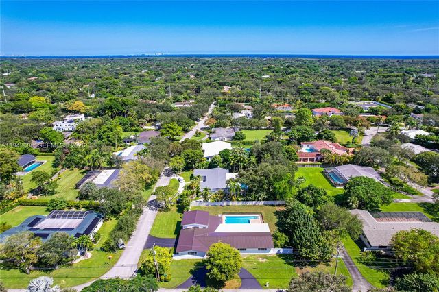 12525 SW 68th Ct, Pinecrest, FL 33156