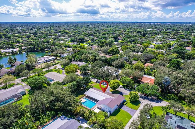 12525 SW 68th Ct, Pinecrest, FL 33156