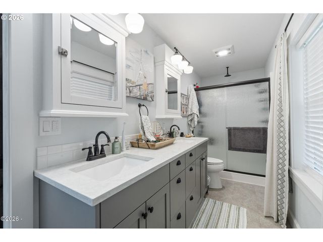 6495 MAIN St, Bay City, OR 97107