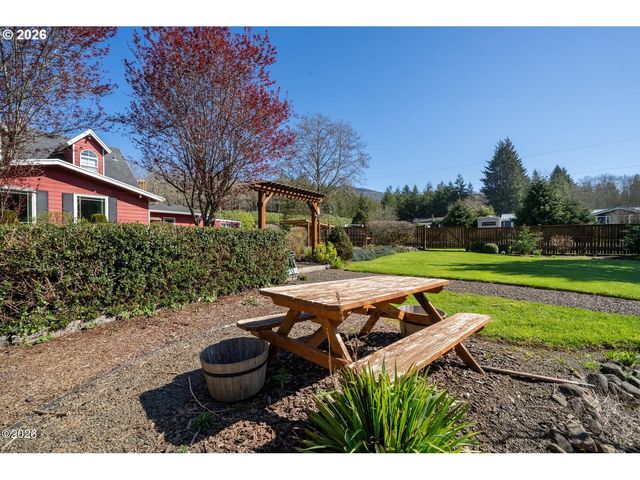 6495 MAIN St, Bay City, OR 97107