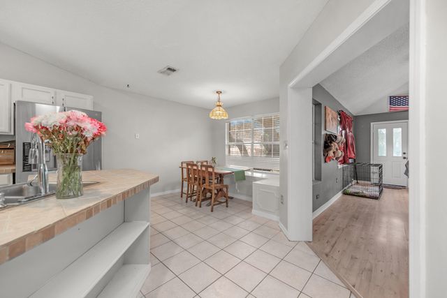 1852 Candlewood Drive, Navarre, FL 32566