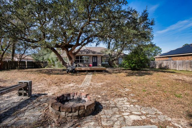 1852 Candlewood Drive, Navarre, FL 32566