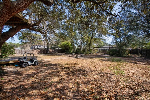 1852 Candlewood Drive, Navarre, FL 32566