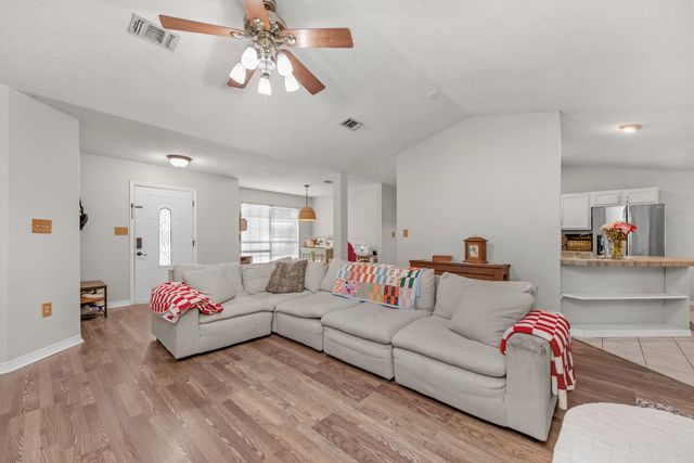 1852 Candlewood Drive, Navarre, FL 32566