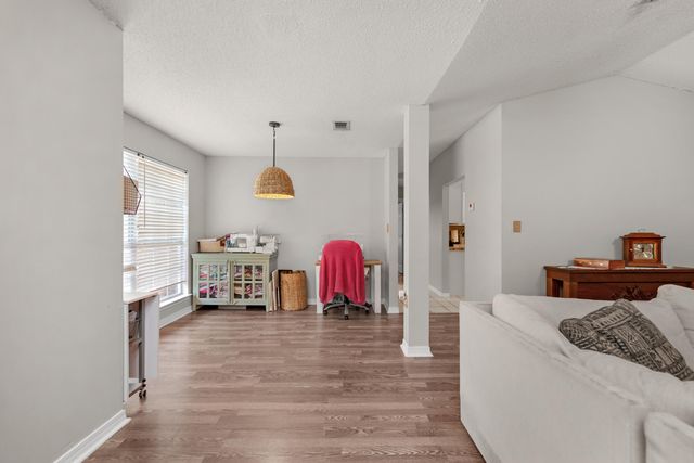 1852 Candlewood Drive, Navarre, FL 32566