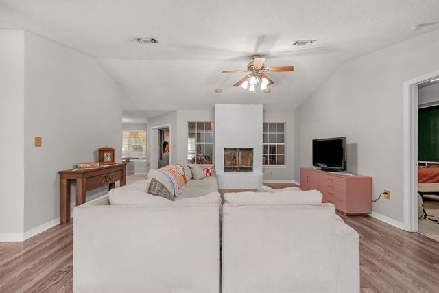 1852 Candlewood Drive, Navarre, FL 32566